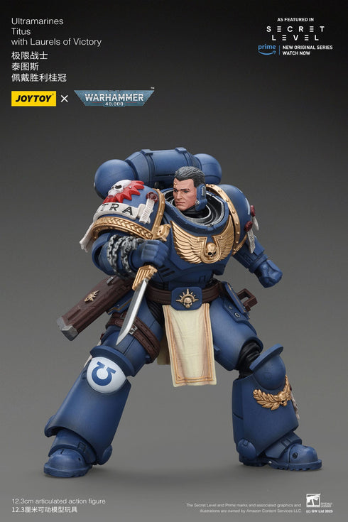 JOYTOY Ultramarines Titus with Laurels of Victory - Warhammer 40,000 - 1/18 Scale Collectible Figure