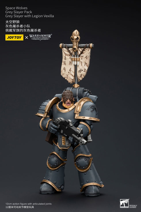 JOYTOY Space Wolves Grey Slayer Pack Grey Slayer With Legion Vexilla - Warhammer: The Horus Heresy - 1/18 Scale Collectible Figure