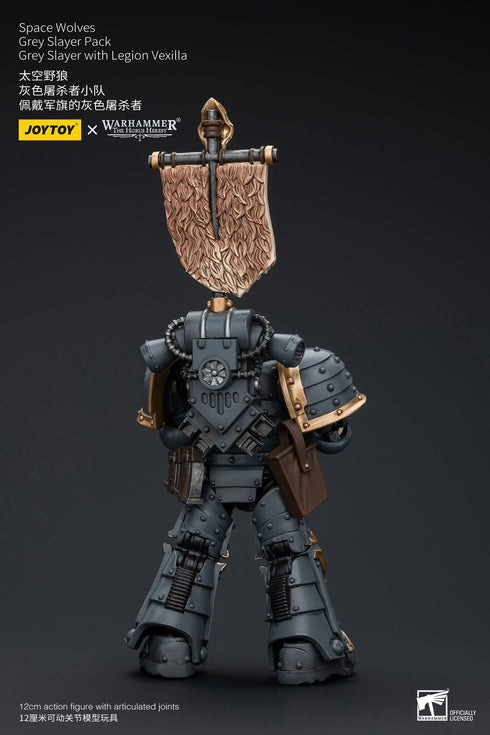 JOYTOY Space Wolves Grey Slayer Pack Grey Slayer With Legion Vexilla - Warhammer: The Horus Heresy - 1/18 Scale Collectible Figure