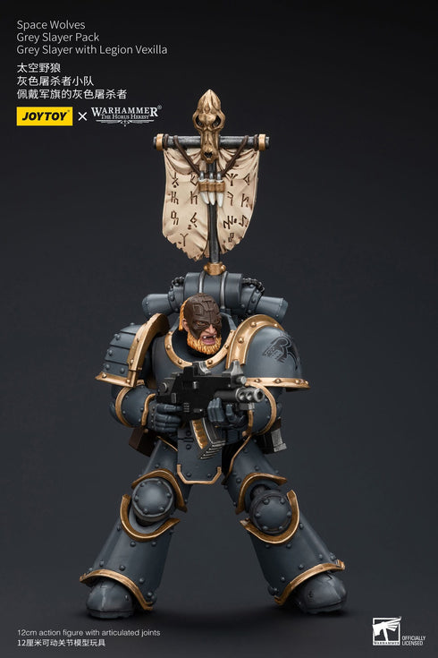 JOYTOY Space Wolves Grey Slayer Pack Grey Slayer With Legion Vexilla - Warhammer: The Horus Heresy - 1/18 Scale Collectible Figure
