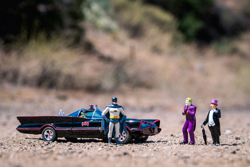Jada Toys Batman 1966 Batmobile with Batman Robin Penguin and Joker Figures 1/24 Diecast Model