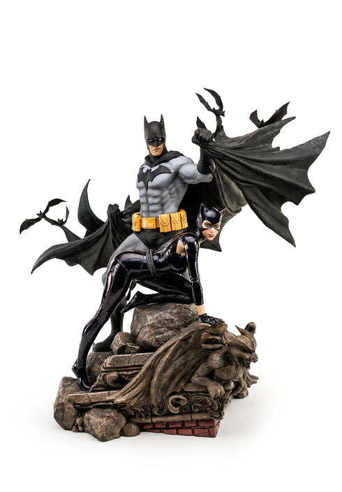 PUREARTS Batman & Catwoman Reunion - DC Comics - 1/4 Scale Collectible Statue