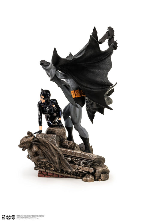 PUREARTS Batman & Catwoman Reunion - DC Comics - 1/4 Scale Collectible Statue