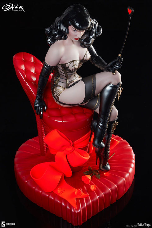 Sideshow Collectibles Bettie Page Love Hurts Statue