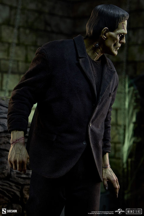 Sideshow Collectibles Frankenstein (Fabric Costume) - Universal Monsters - SS3008993 - Premium Format Collectible Statue
