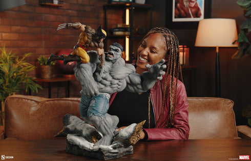 Sideshow Collectibles Marvel Grey Hulk vs Wolverine Statue