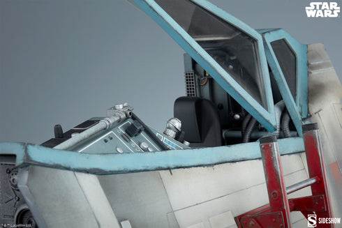 Sideshow Collectibles Star Wars Luke Skywalker & X-Wing: Red Five, Standing By Premium Format Figure 1/4 Statue