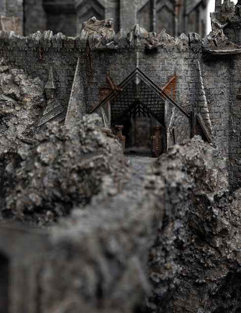 Weta The Lord of the Rings Cirith Ungol - Limited Edition Statue