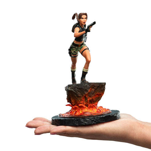Weta Tomb Raider Lara Croft The Sanctuary of Flame Mini Statue
